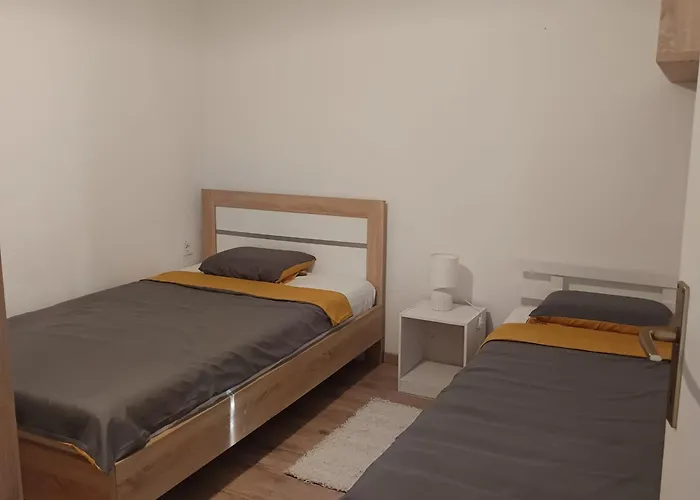 Leonora דוברובניק