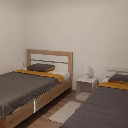 Leonora 두브로브니크